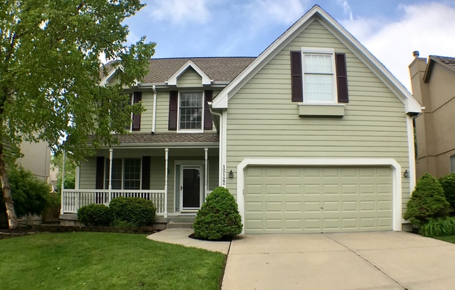 {12122} Spacious Lexington Park Two-Story + New Flooring and Kitchen Update coming Early July +Cul de Sac + BV Schools + Finished Basement