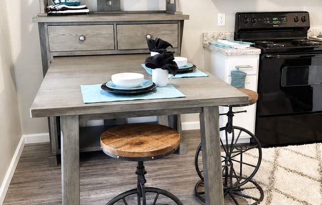 3 beds, 1.5 baths, 1,000 sqft, $1,323, Unit 454-B