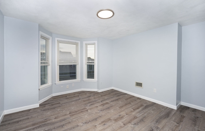 46 WYLLIS AVE