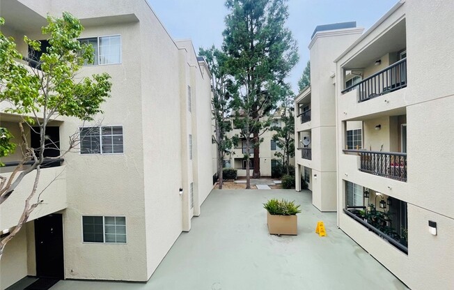 1 bed, 1 bath, 610 sqft, $2,450, Unit 120