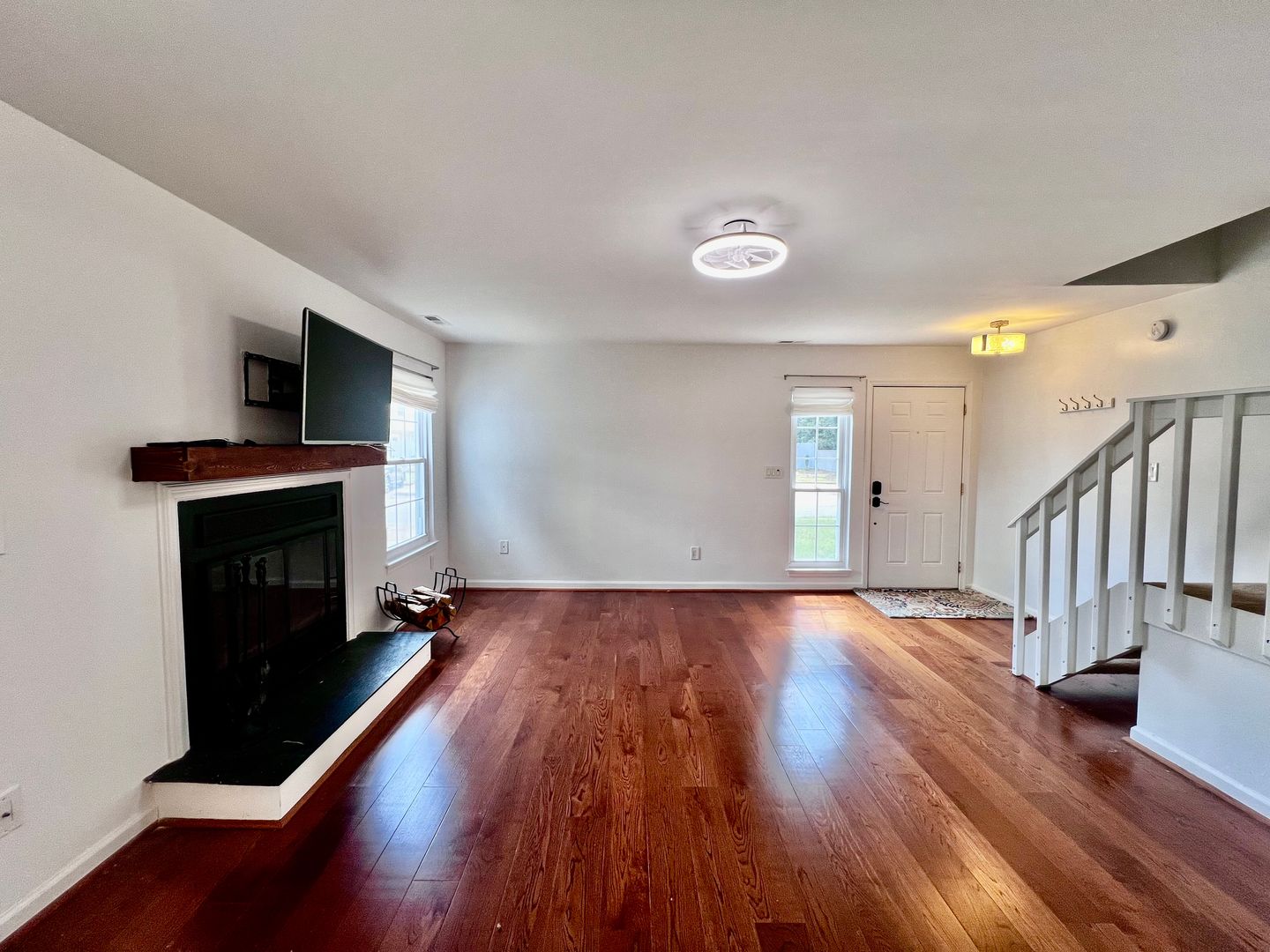 Gorgeous end unit condo