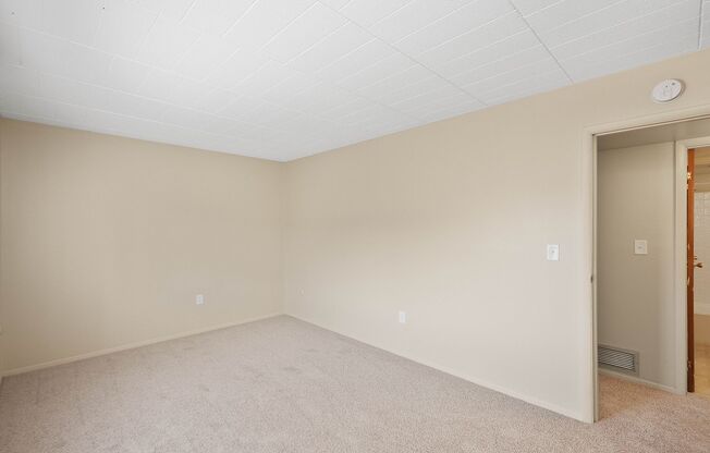 2 beds, 1 bath, 900 sqft, $1,099, Unit 112 M