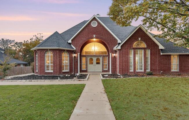 Spacious 3,397 sq. ft. home in Arlington!