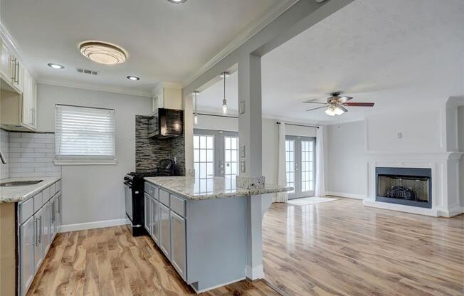 3214 RIPPLEBROOK DR