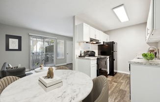 Model dining and kitchen