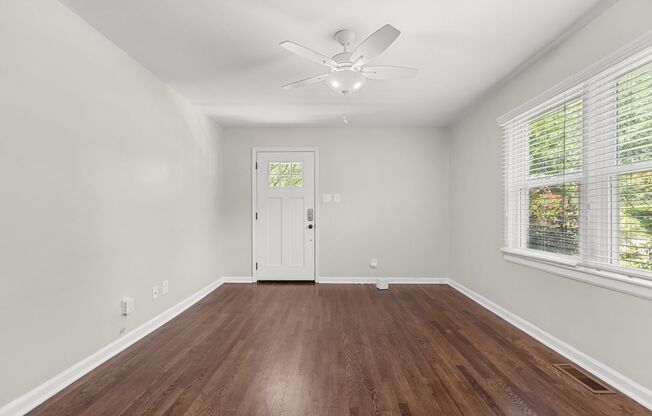 Adorable, Modern 3 Bedroom Ranch near Downtown Raleigh - Gorgeous finishes, open floorplan, updated kitchen and bath, CUTE!!!