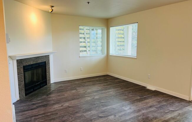 1 bed, 1 bath, 700 sqft, $1,745, Unit C201