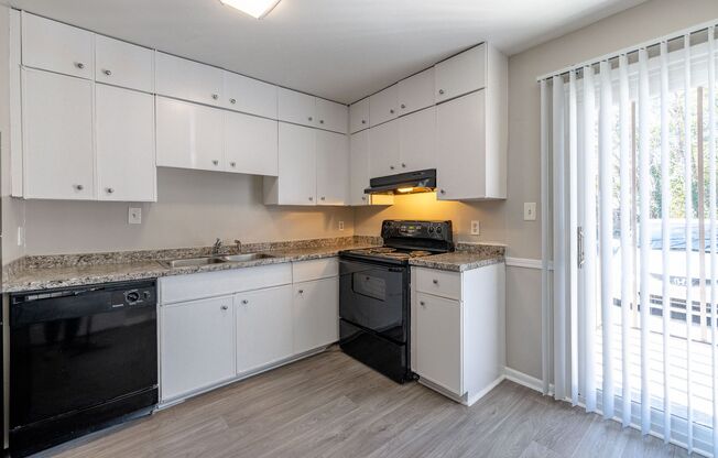 2 beds, 1 bath, 836 sqft, $1,340, Unit 1532-C