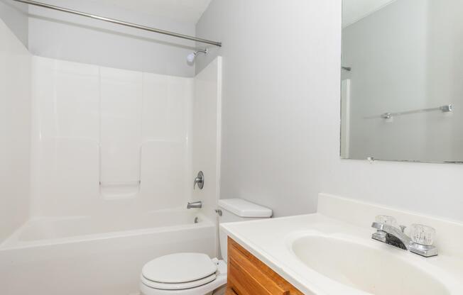 4 beds, 4.5 baths, 2,000 sqft, $1,912