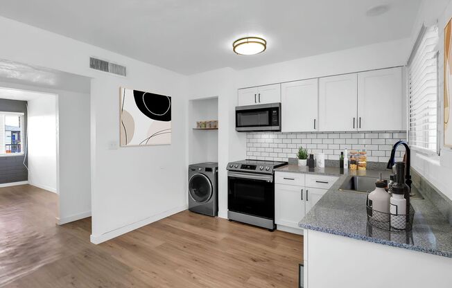 1 bed, 1 bath, 680 sqft, $975, Unit 202
