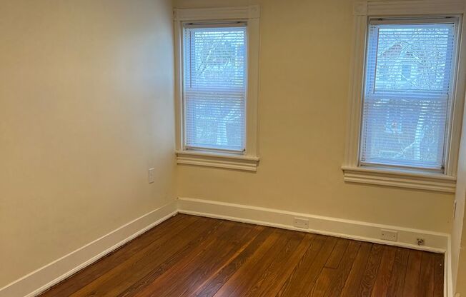 2 beds, 1 bath, $1,595, Unit 2nd Floor