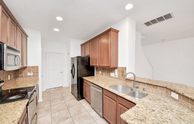 6 WHITEKIRK PL