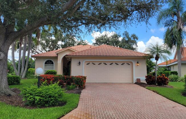 Seasonal/short term only 3/2 SFH with pool in Palm-Aire!