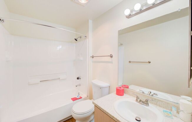 2 beds, 2 baths, 1,022 sqft, $2,605, Unit C 402