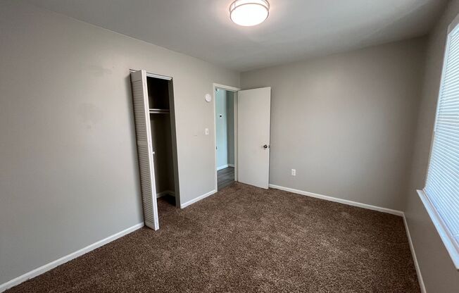 2 beds, 1 bath, 800 sqft, $899, Unit 106
