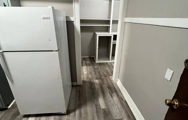 Studio, 1 bath, 650 sqft, $1,150, Unit 419 2R