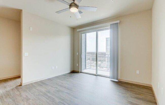 2 beds, 2 baths, 993 sqft, $2,350, Unit 415