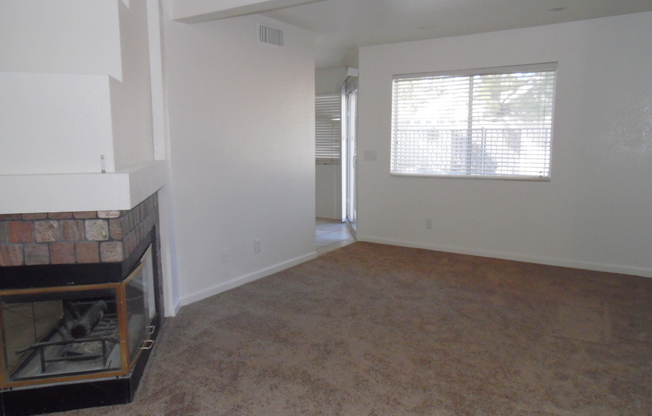 Desert Shores 3 bedroom with pool!