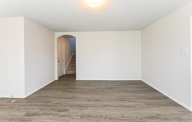 8614 DORIS OAKS CIR