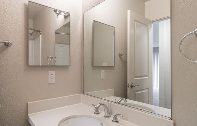 Studio, 1 bath, 451 sqft, $1,450, Unit 57