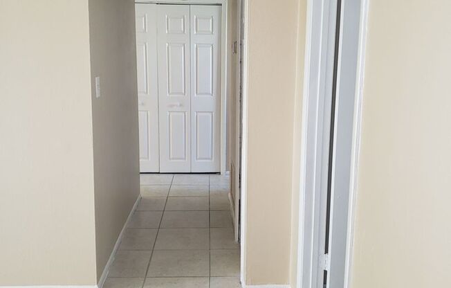 Nice and Spacious Condo 2Bed/1Bath