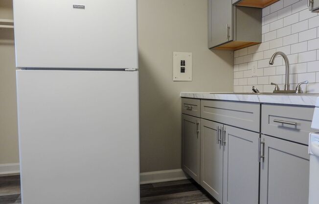 2 beds, 1 bath, 665 sqft, $1,040, Unit 1738F