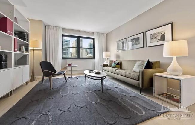 2 beds, 2 baths, 850 sqft, $6,100, Unit 17B