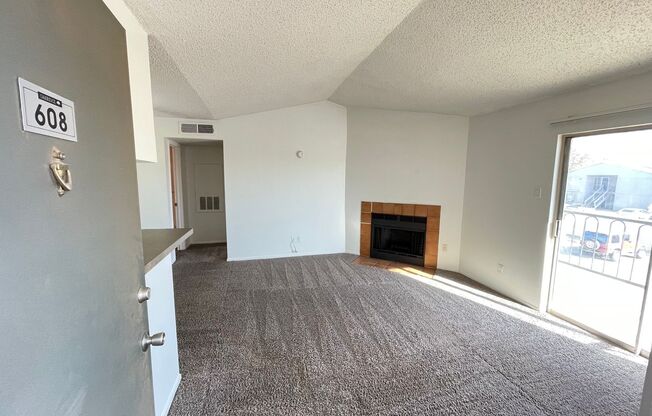 1 bed, 1 bath, 670 sqft, $805, Unit 608