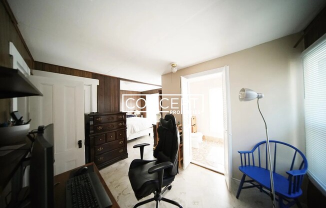 4 PERCY PL