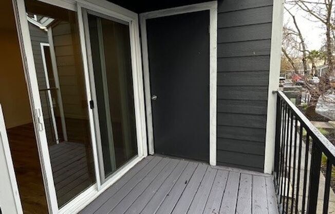 2 beds, 2 baths, 950 sqft, $2,175, Unit 18