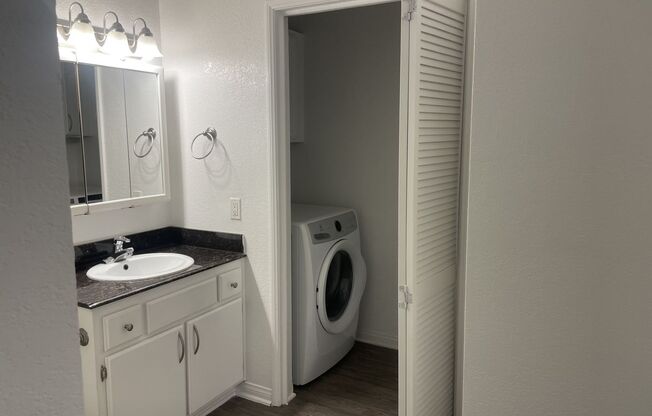 1 bed, 1 bath, 694 sqft, $2,385, Unit 812