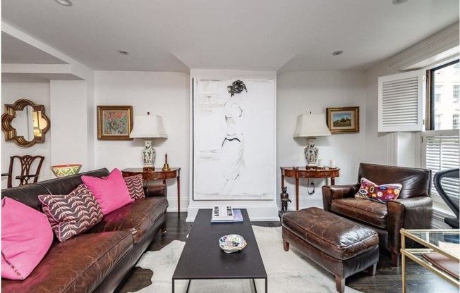 22 JOY ST