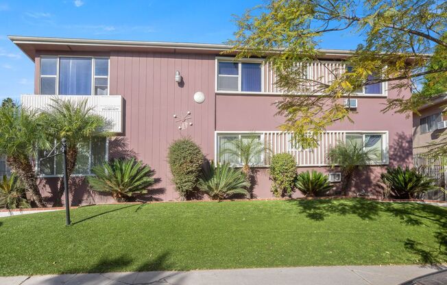 3907 Roxanne Ave