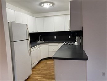 240 E 8 ST