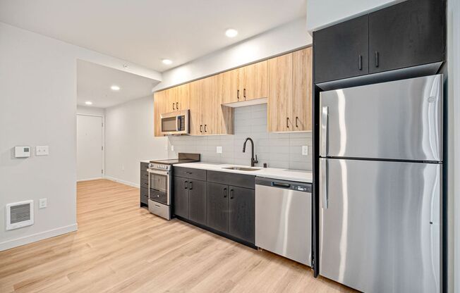 2 beds, 1 bath, 660 sqft, $2,200, Unit 208