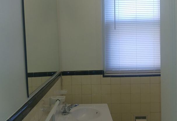 1 bed, 1 bath, 585 sqft, $1,785, Unit 109A