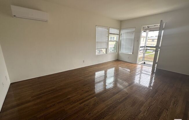 2 beds, 1 bath, 1,000 sqft, $2,850, Unit J