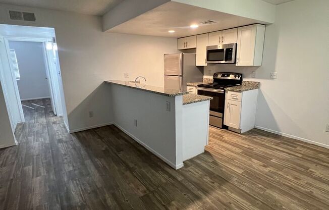2 beds, 1 bath, 726 sqft, $1,359, Unit 223