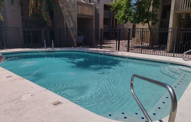 2 beds, 2 baths, 950 sqft, $1,400, Unit 212
