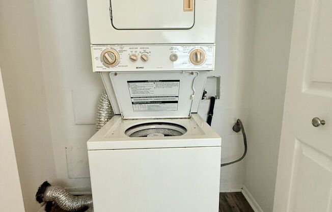 2 beds, 1 bath, $1,550, Unit unit 1604