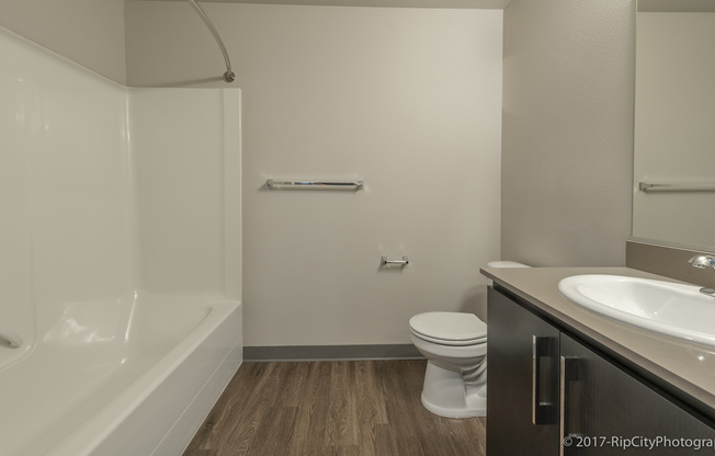 1 bed, 1 bath, 686 sqft, $1,650, Unit 2102