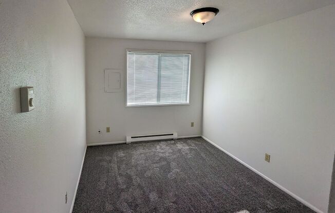 2 beds, 1 bath, 889 sqft, $1,295, Unit 41