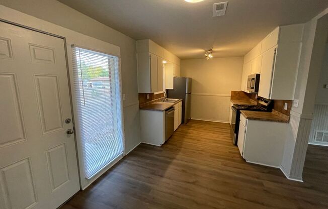 3 beds, 1 bath, $1,595