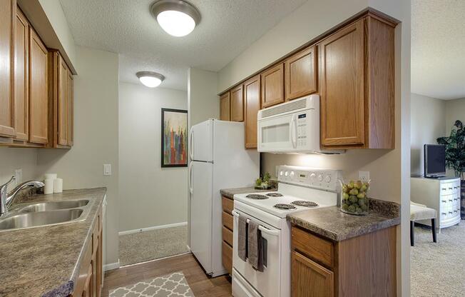 Oakwood Apartments in Plymouth, MN Kitchen