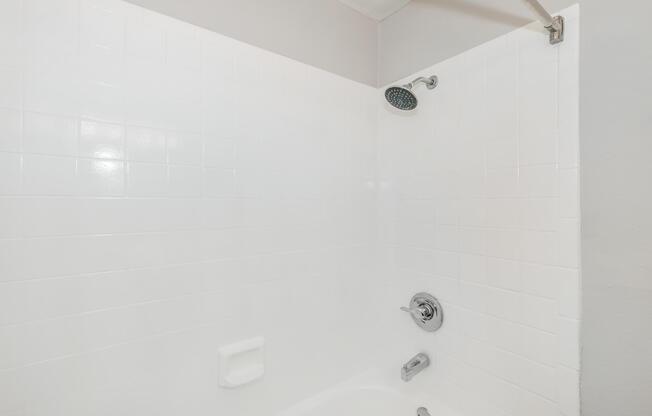 Studio, 1 bath, 550 sqft, $650