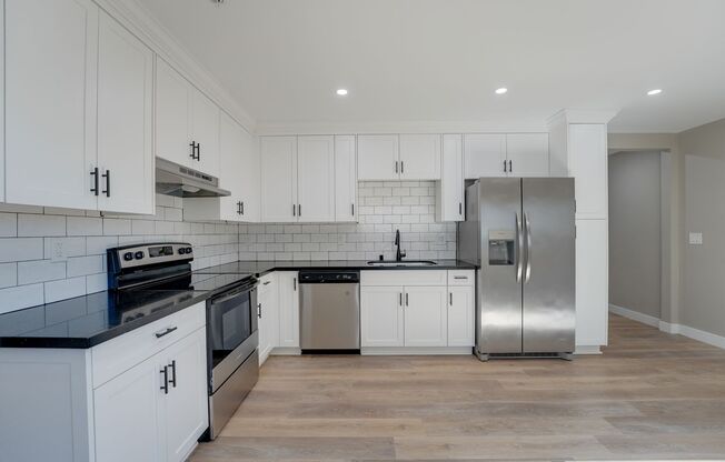 3 beds, 3 baths, 1,070 sqft, $4,095, Unit 101