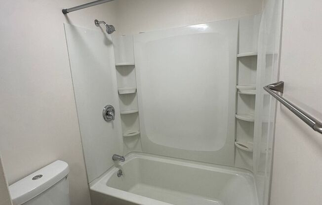 1 bed, 1 bath, 700 sqft, $1,050, Unit 5496-D