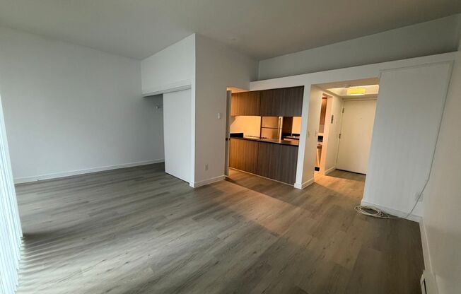Studio, 1 bath, 400 sqft, $1,125, Unit 106