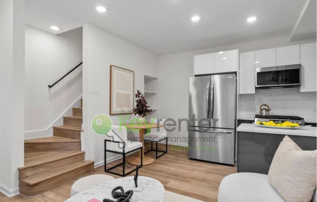 Renovated 3BR/2BA Weehawken Townhouse with Private Yard & NYC Views