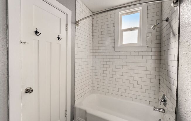 1 bed, 1 bath, 602 sqft, $1,874, Unit 301